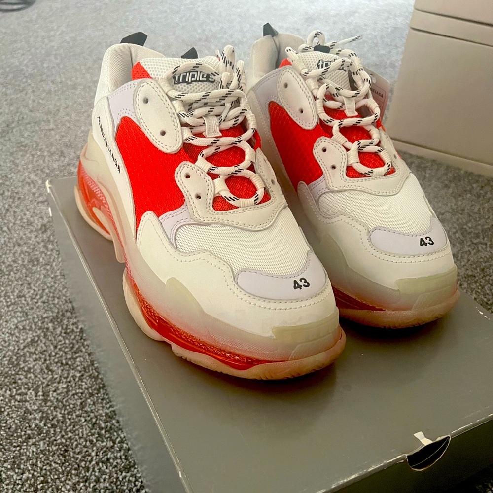 Balenciaga Triple S Sneakers barely worn